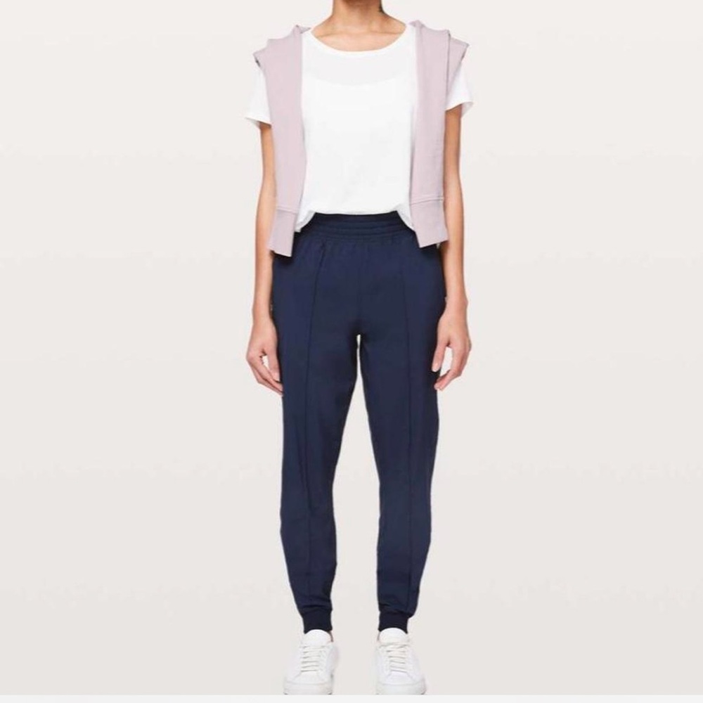 Lululemon Wanderer Jogger - Picture 2 of 8